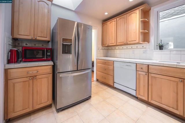 2624 Ortega Street, San Francisco, CA 94122