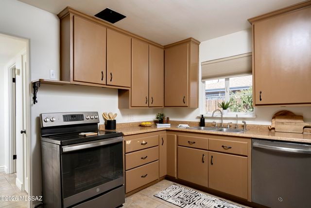 2725 E Glenn Street, Tucson, AZ 85716