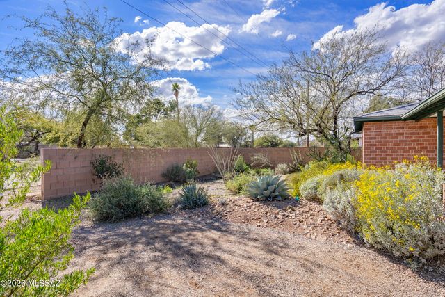 2725 E Glenn Street, Tucson, AZ 85716