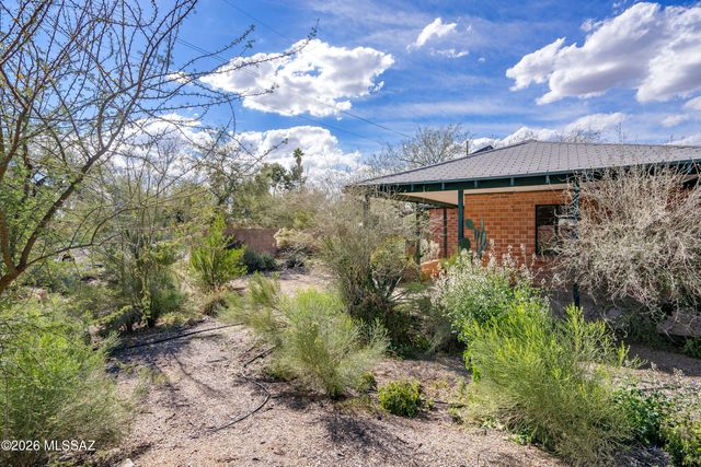 2725 E Glenn Street, Tucson, AZ 85716