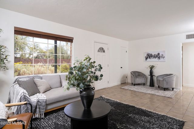 2725 E Glenn Street, Tucson, AZ 85716