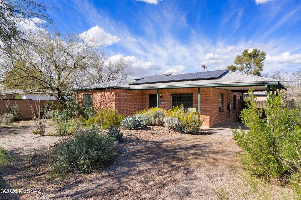 2725 E Glenn Street, Tucson, AZ 85716