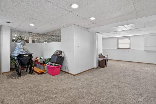 1543 Wakonda Drive, Waterloo, IA 50703