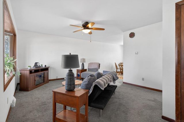 1543 Wakonda Drive, Waterloo, IA 50703