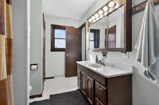 1543 Wakonda Drive, Waterloo, IA 50703