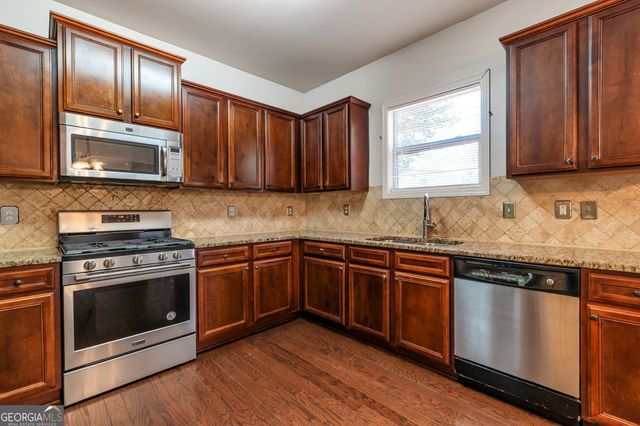 214 Farm Manor Court, Lawrenceville, GA 30045