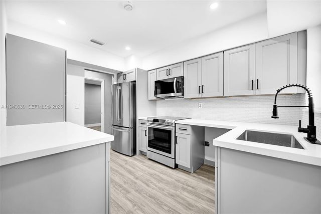 645 NE 149th St 645, Miami, FL 33161