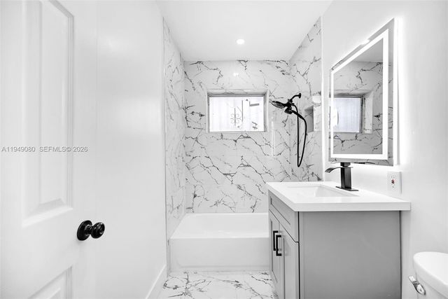 645 NE 149th St 645, Miami, FL 33161