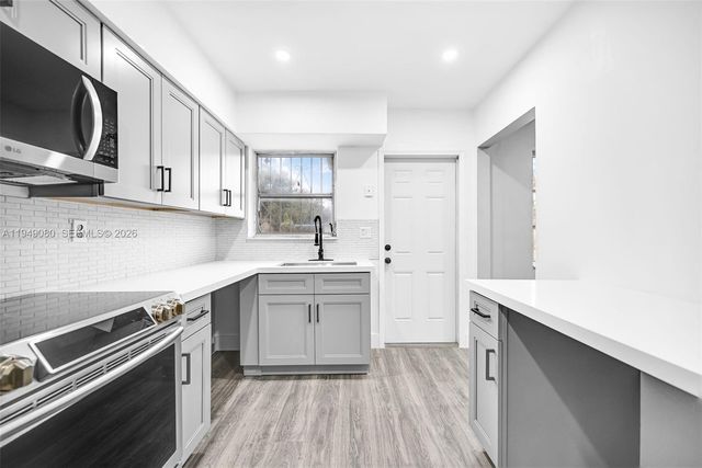 645 NE 149th St 645, Miami, FL 33161