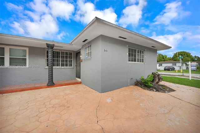 645 NE 149th St 645, Miami, FL 33161