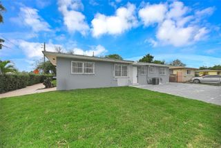 645 NE 149th St 645, Miami, FL 33161