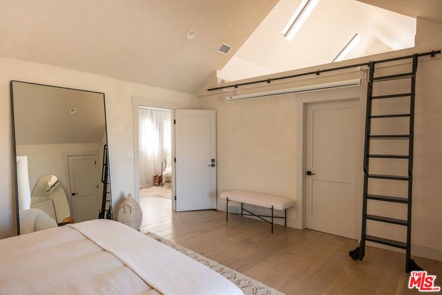 1715 S Kingsley Drive, Los Angeles, CA 90006