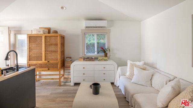 1715 S Kingsley Drive, Los Angeles, CA 90006