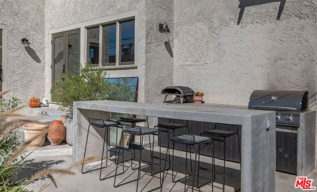 1715 S Kingsley Drive, Los Angeles, CA 90006