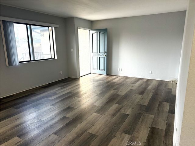 10885 Walnut Street, Los Alamitos, CA 90720