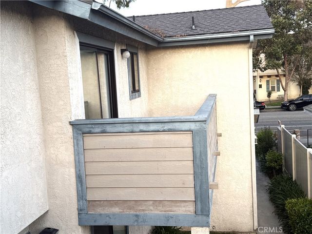 10885 Walnut Street, Los Alamitos, CA 90720