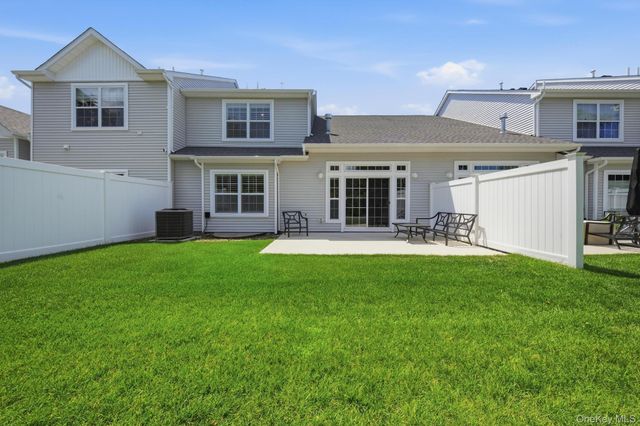 72 Farm Acre Circle, Mount Sinai, NY 11766