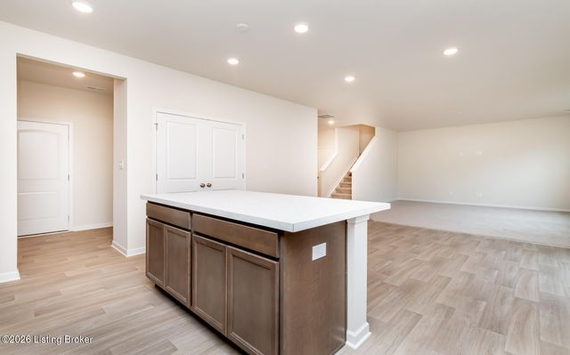16904 Aiken Rdg Cir, Louisville, KY 40245