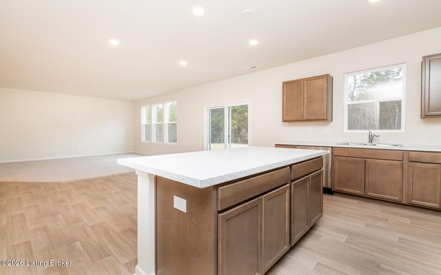 16904 Aiken Rdg Cir, Louisville, KY 40245