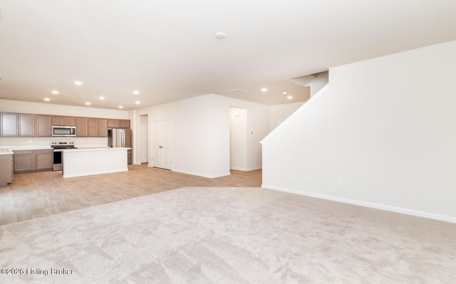 16904 Aiken Rdg Cir, Louisville, KY 40245