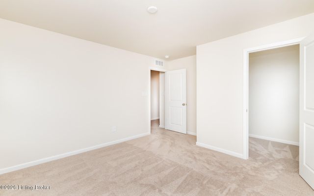 16904 Aiken Rdg Cir, Louisville, KY 40245