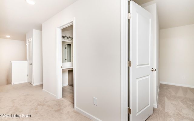 16904 Aiken Rdg Cir, Louisville, KY 40245