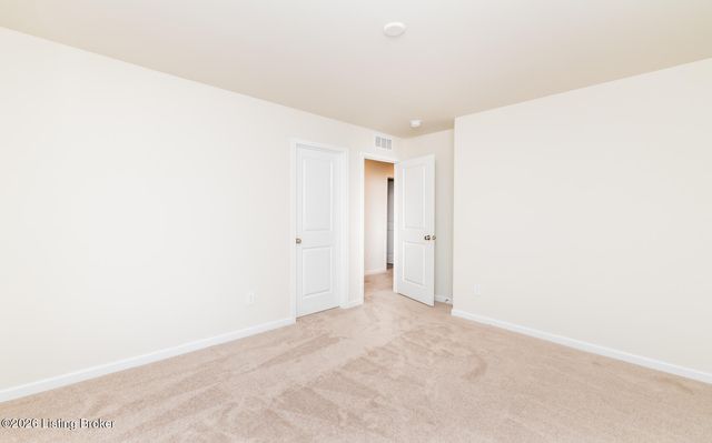 16904 Aiken Rdg Cir, Louisville, KY 40245