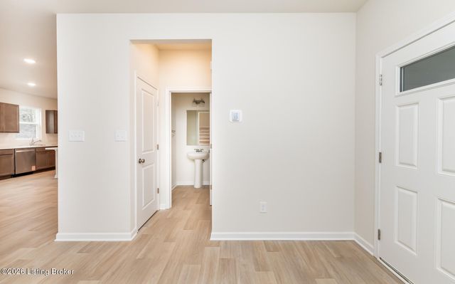 16904 Aiken Rdg Cir, Louisville, KY 40245