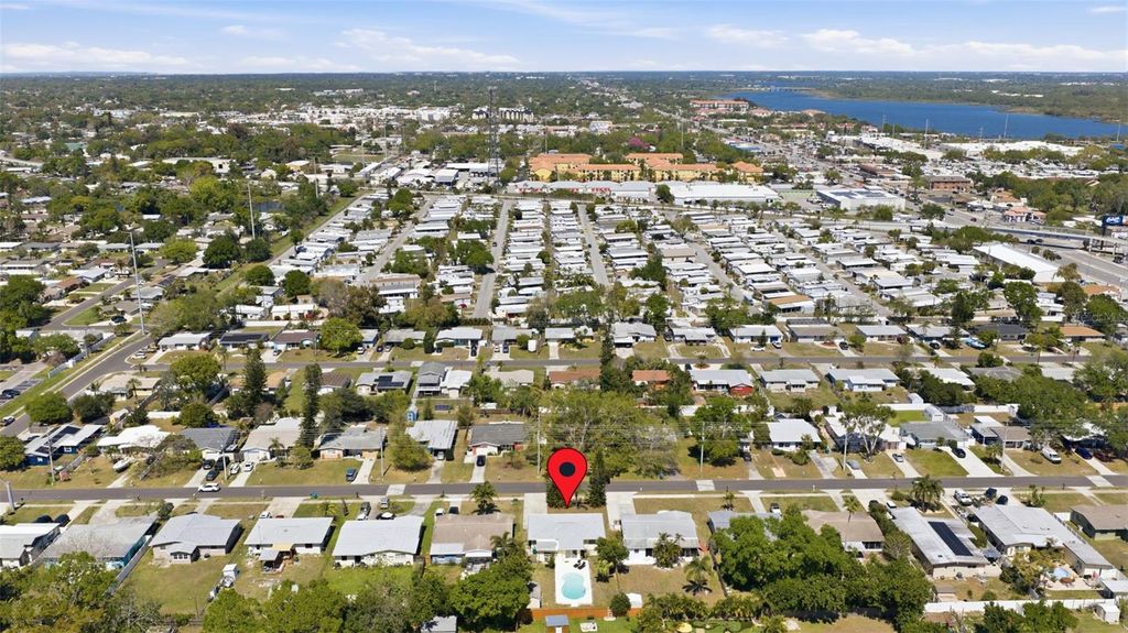 Image 32 of property listing at 10754 63RD AVENUE, Seminole, FL 33772