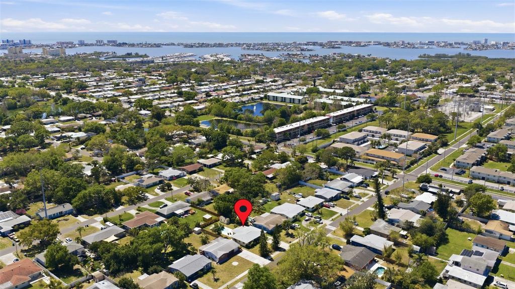 Image 35 of property listing at 10754 63RD AVENUE, Seminole, FL 33772