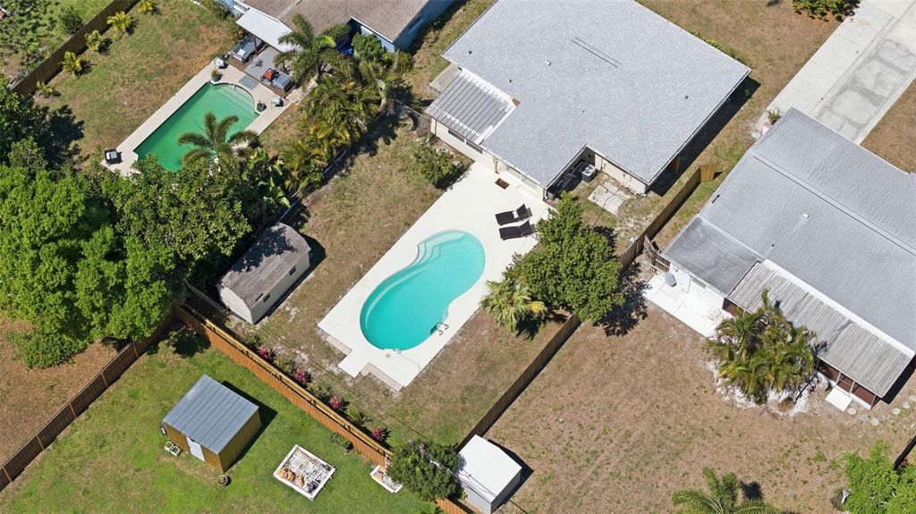 Image 37 of property listing at 10754 63RD AVENUE, Seminole, FL 33772