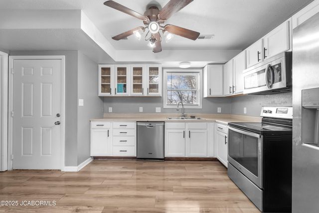 1407 W MAIN STREET, Jefferson City, MO 65109