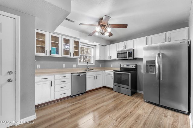 1407 W MAIN STREET, Jefferson City, MO 65109