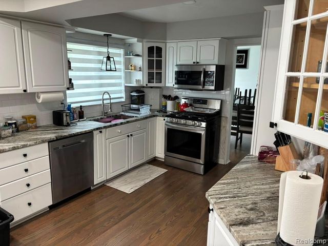 44615 Crestmont Drive, Canton, MI 48187