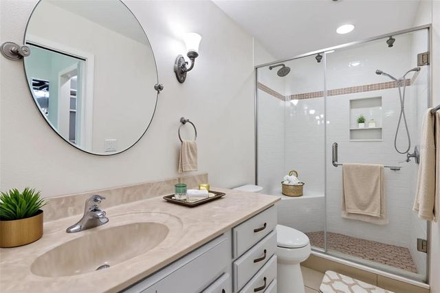402 VALENCIA CIRCLE, Oviedo, FL 32765