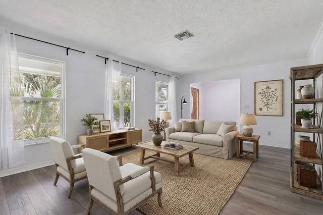 402 VALENCIA CIRCLE, Oviedo, FL 32765