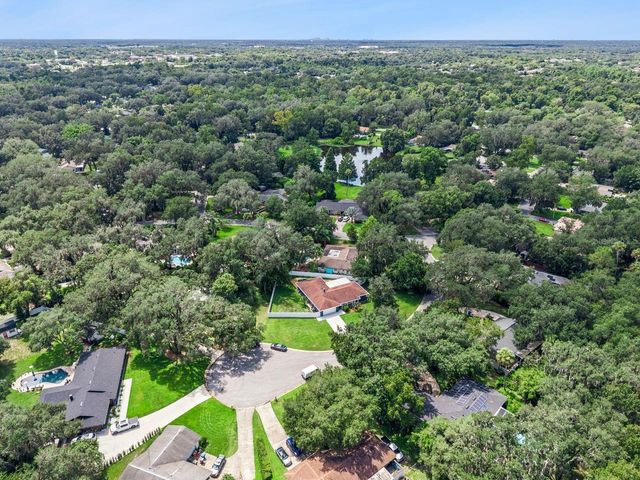 402 VALENCIA CIRCLE, Oviedo, FL 32765