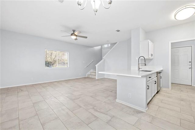 1700 Constantino CIR B, Austin, TX 78745
