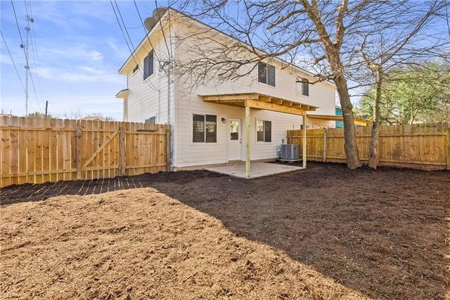 1700 Constantino CIR B, Austin, TX 78745