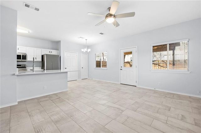 1700 Constantino CIR B, Austin, TX 78745
