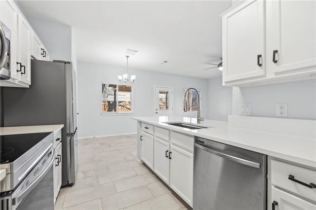 1700 Constantino CIR B, Austin, TX 78745