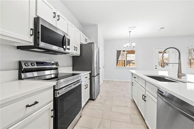 1700 Constantino CIR B, Austin, TX 78745