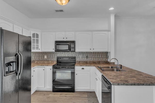 68 John Sevier Ave, Clarksville, TN 37040