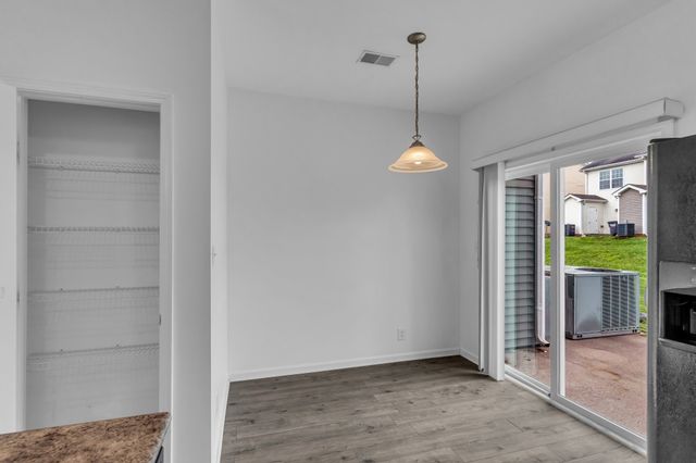 68 John Sevier Ave, Clarksville, TN 37040