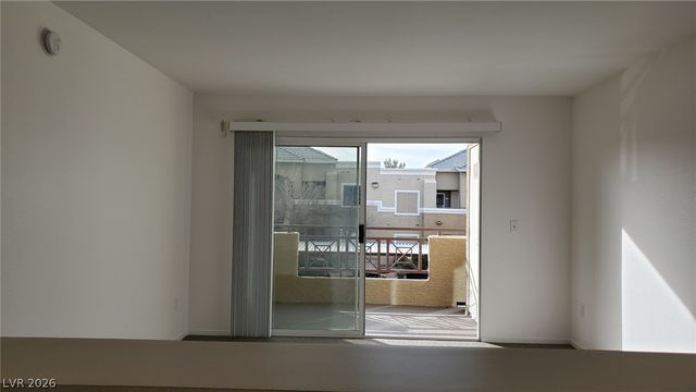 8070 West RUSSELL Road 2105, Las Vegas, NV 89113