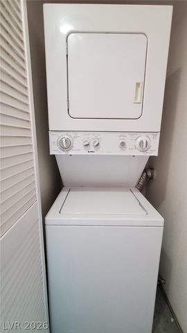 8070 West RUSSELL Road 2105, Las Vegas, NV 89113