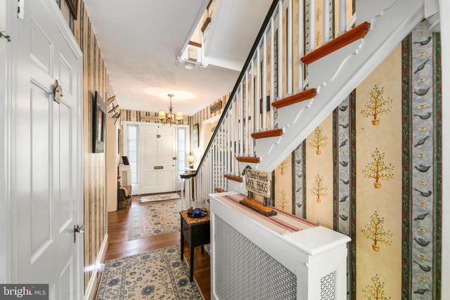 15 CREST LN, Swarthmore, PA 19081