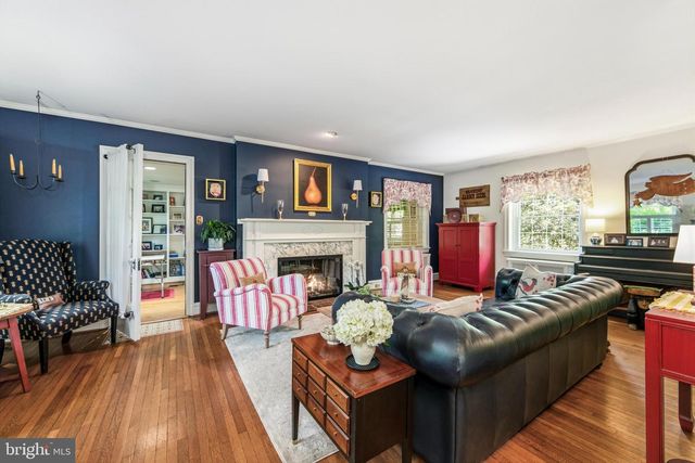 15 CREST LN, Swarthmore, PA 19081
