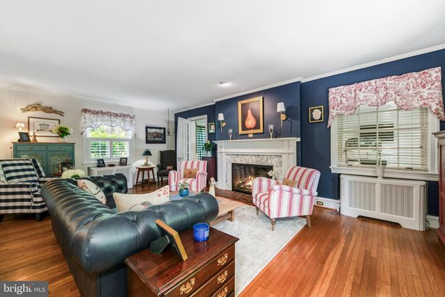 15 CREST LN, Swarthmore, PA 19081
