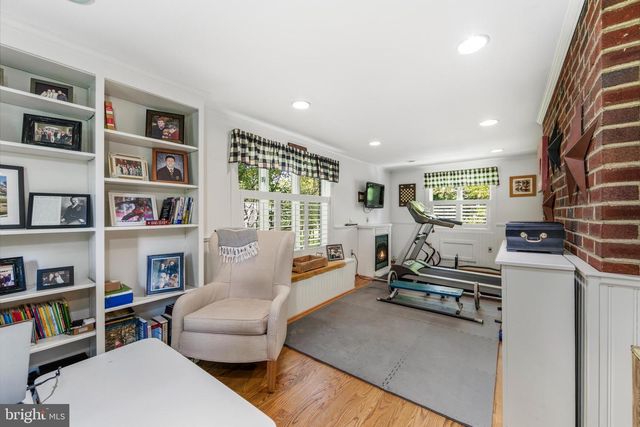 15 CREST LN, Swarthmore, PA 19081